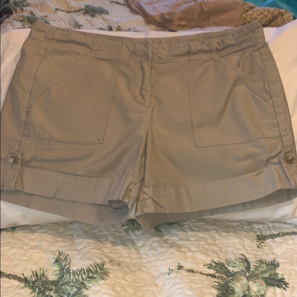 Ann Taylor Khacki Shorts size 10